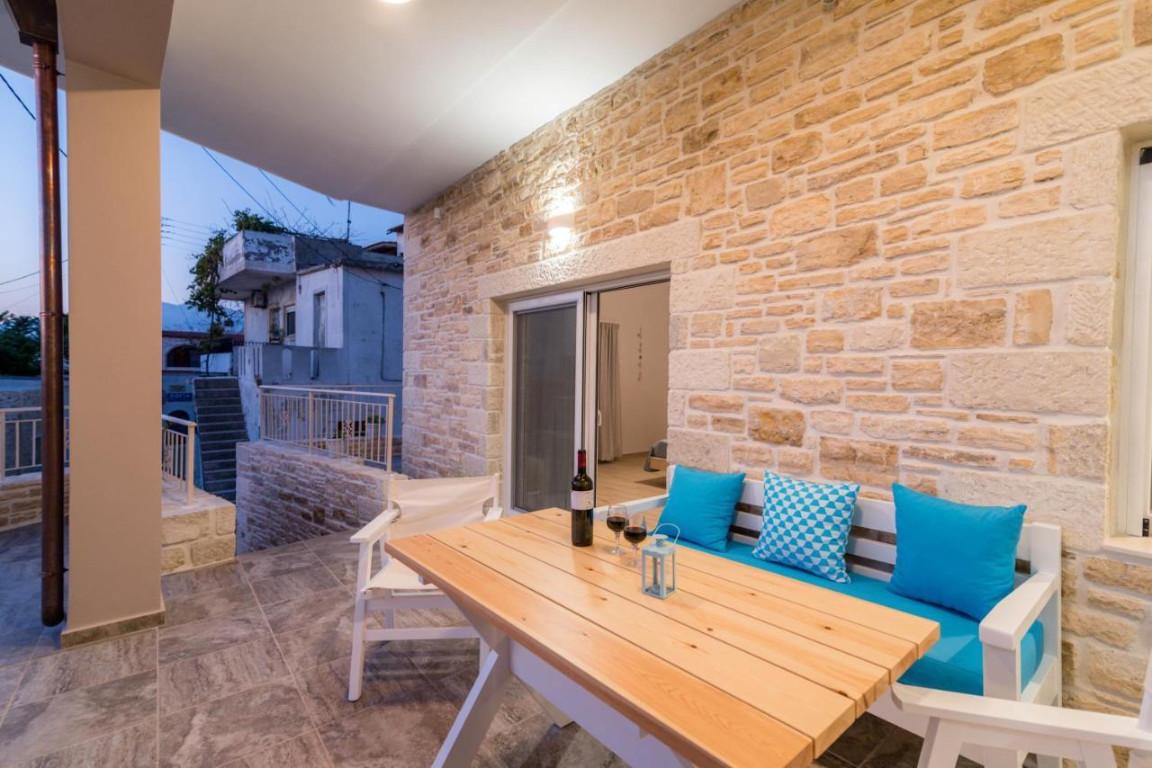 Efkosmias Apartments Pitsidia Bagian luar foto