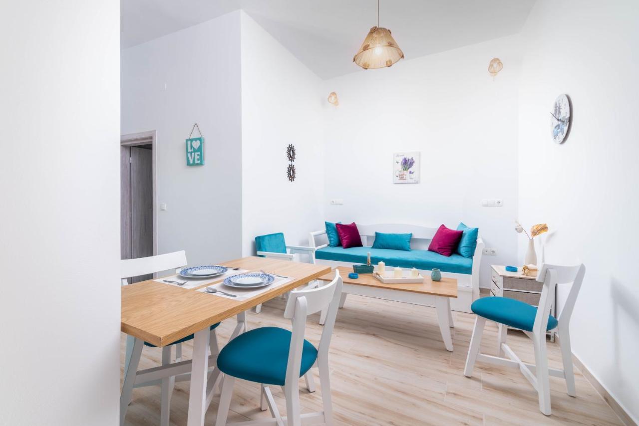 Efkosmias Apartments Pitsidia Bagian luar foto
