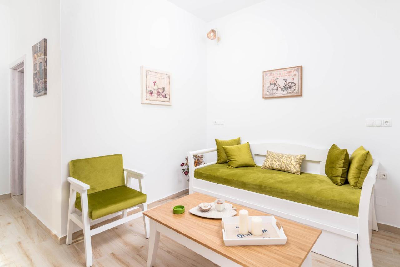 Efkosmias Apartments Pitsidia Bagian luar foto