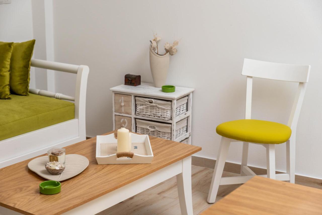 Efkosmias Apartments Pitsidia Bagian luar foto