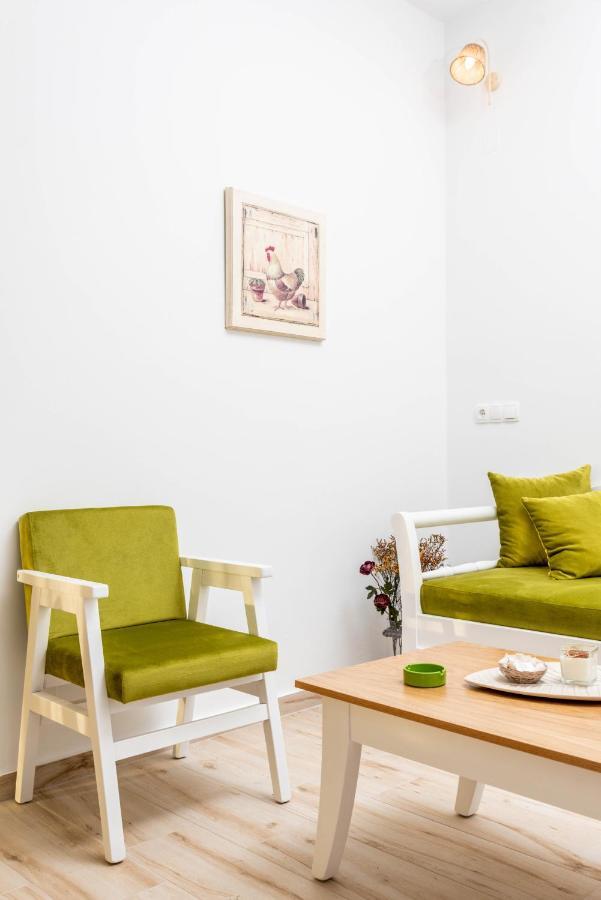 Efkosmias Apartments Pitsidia Bagian luar foto