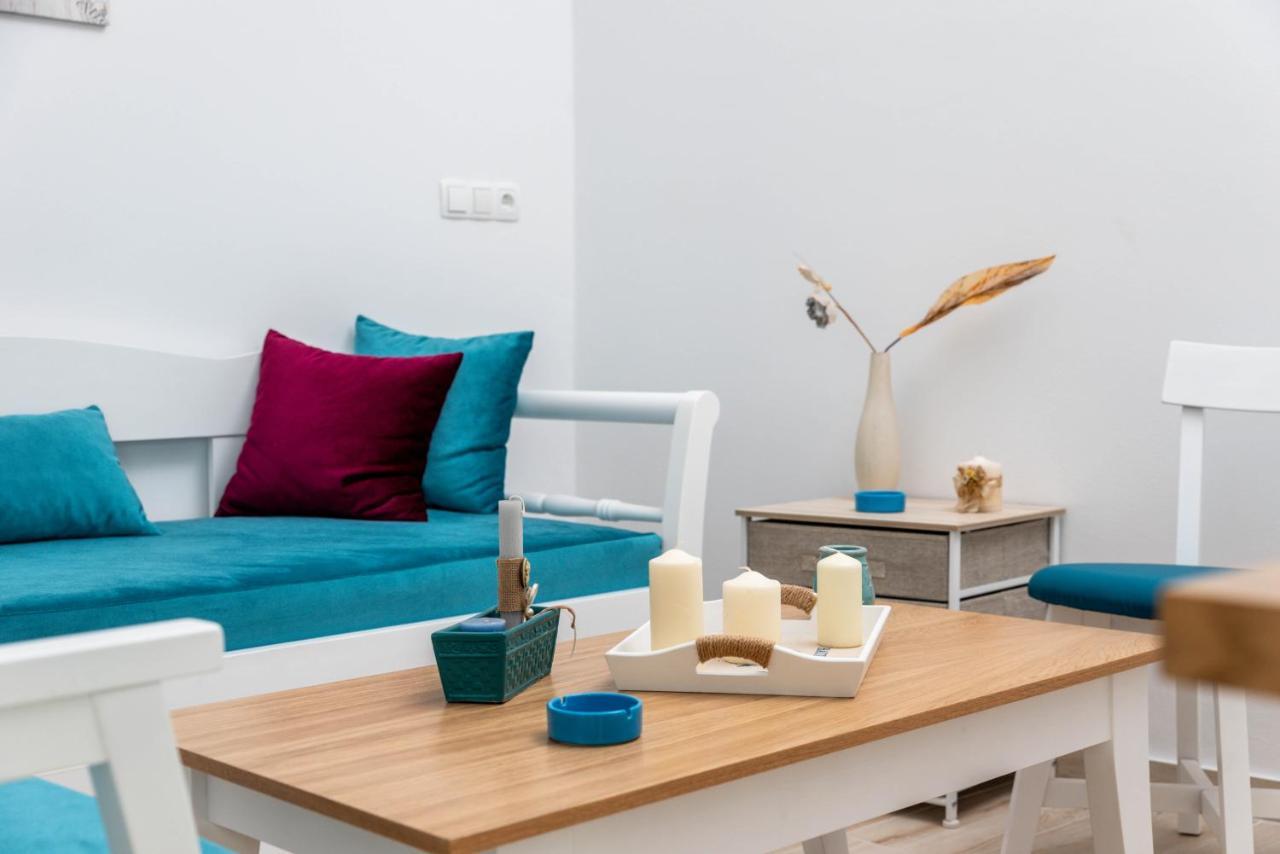 Efkosmias Apartments Pitsidia Bagian luar foto